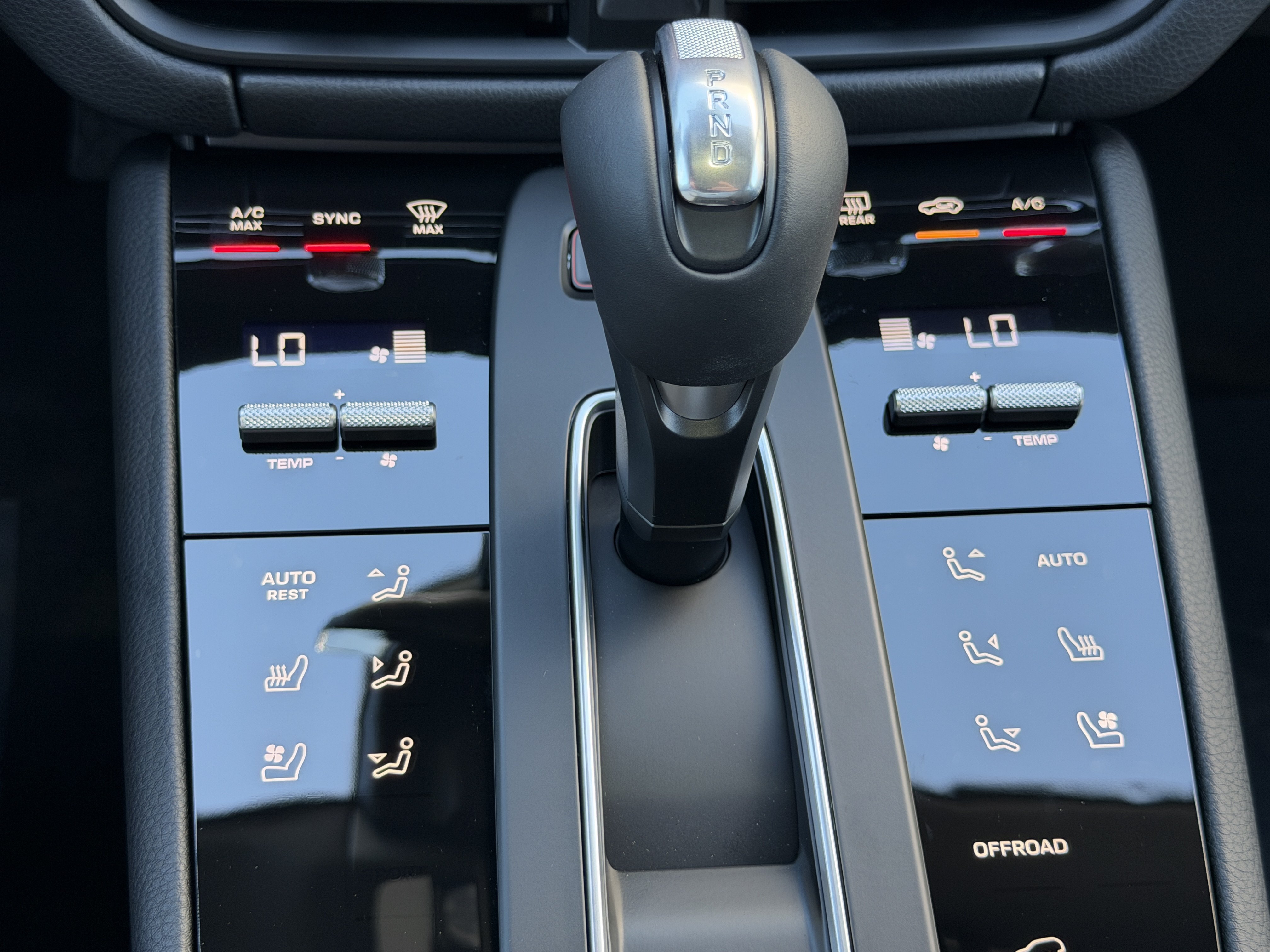 New 2026 Porsche Macan AWD/4WD image 29