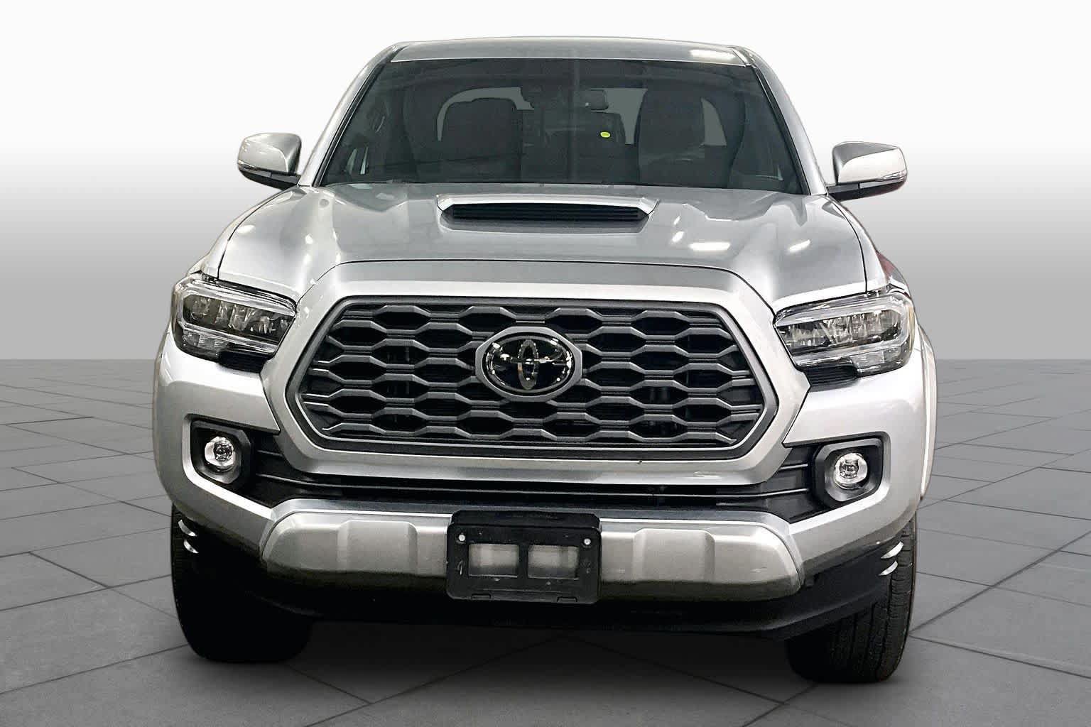 Used 2023 Toyota Tacoma TRD Sport w/ Technology Package AWD/4WD image 4