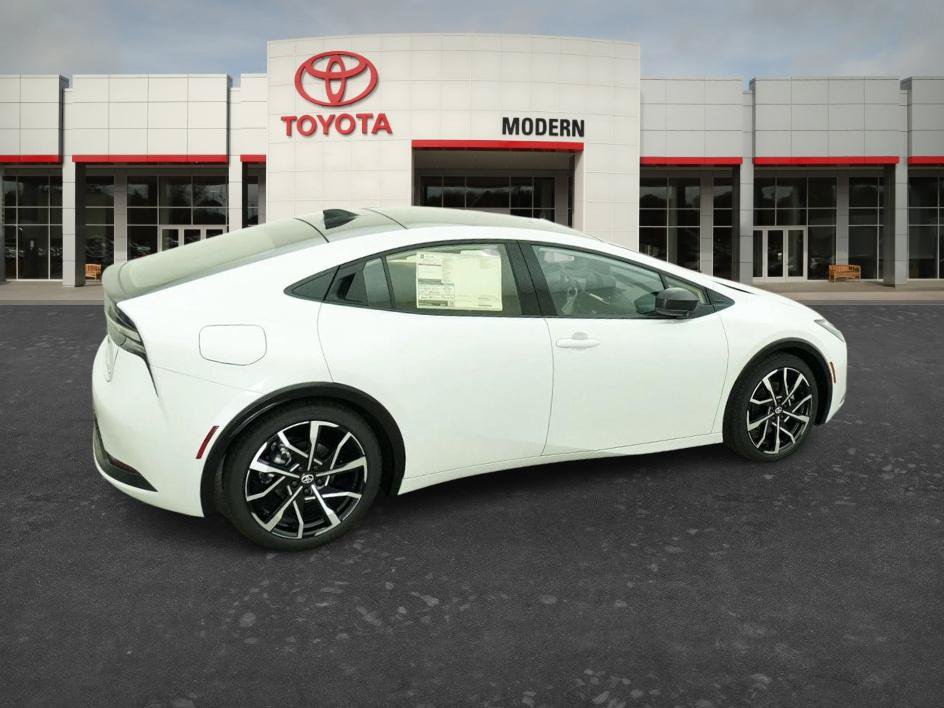 New 2027 Toyota Prius Plug-In Hybrid FWD image 16