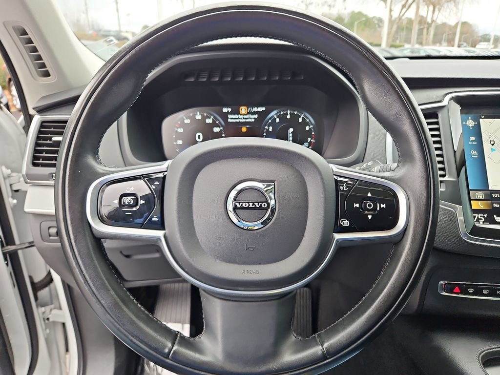 Used 2022 Volvo XC90 T5 Momentum image 10