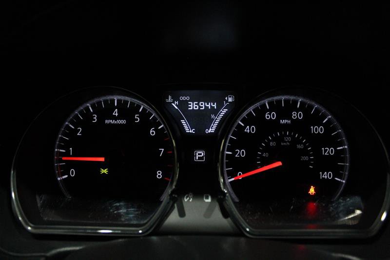 Used 2015 Nissan Versa SV FWD image 17