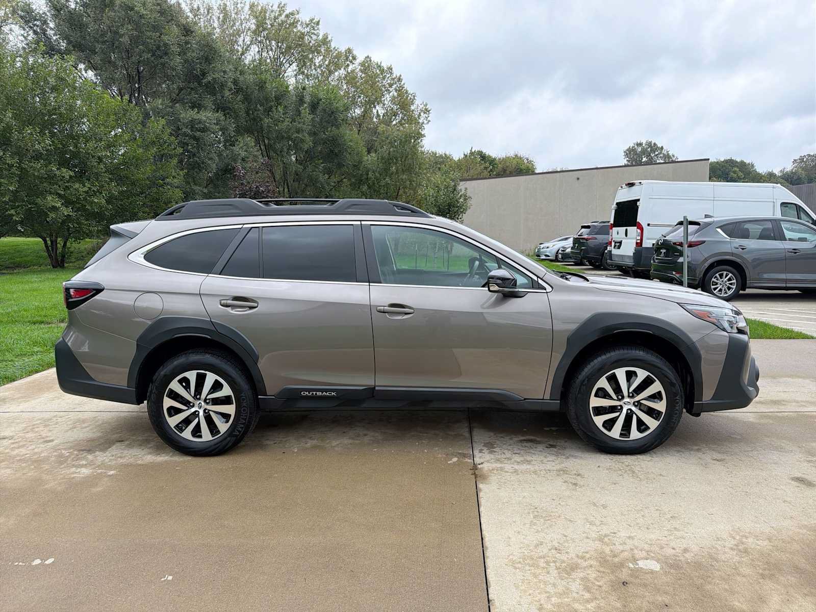 Certified 2024 Subaru Outback Premium AWD/4WD image 7
