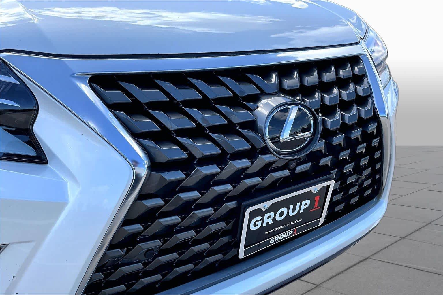 Used 2023 Lexus GX 460 Luxury w/ Accessory Package AWD/4WD image 30