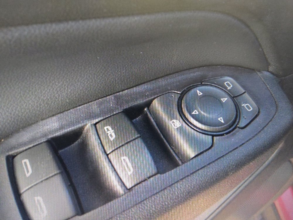 Used 2018 Chevrolet Equinox Premier FWD image 27