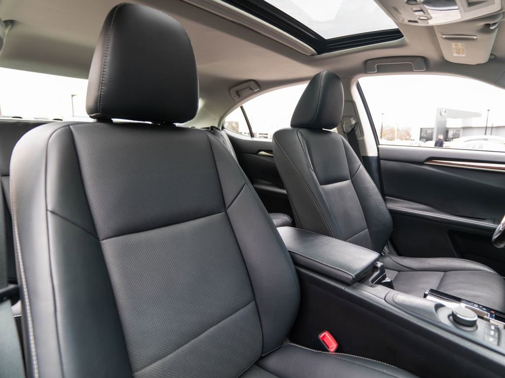 Used 2015 Lexus ES 350 w/ Premium Package FWD image 16