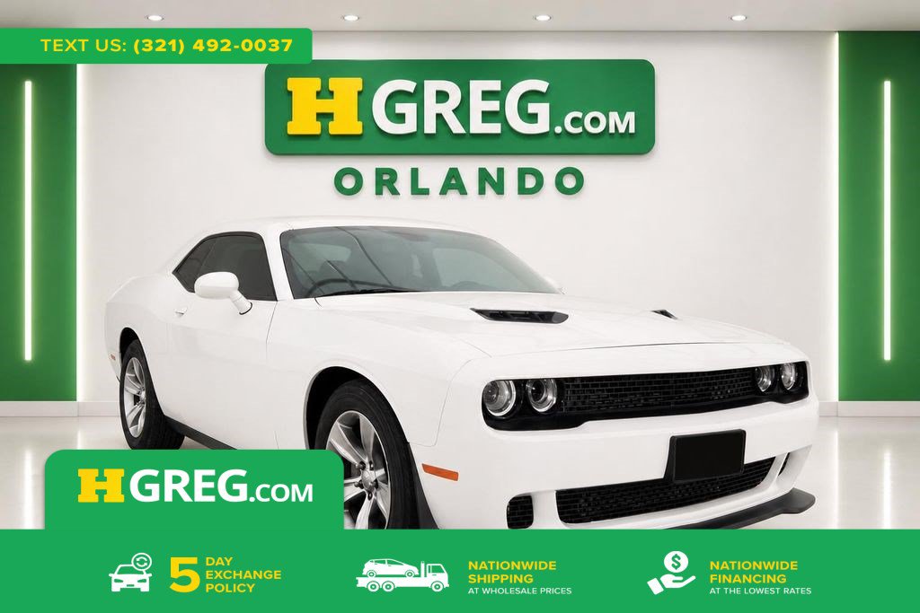 Used 2018 Dodge Challenger SXT RWD image 1
