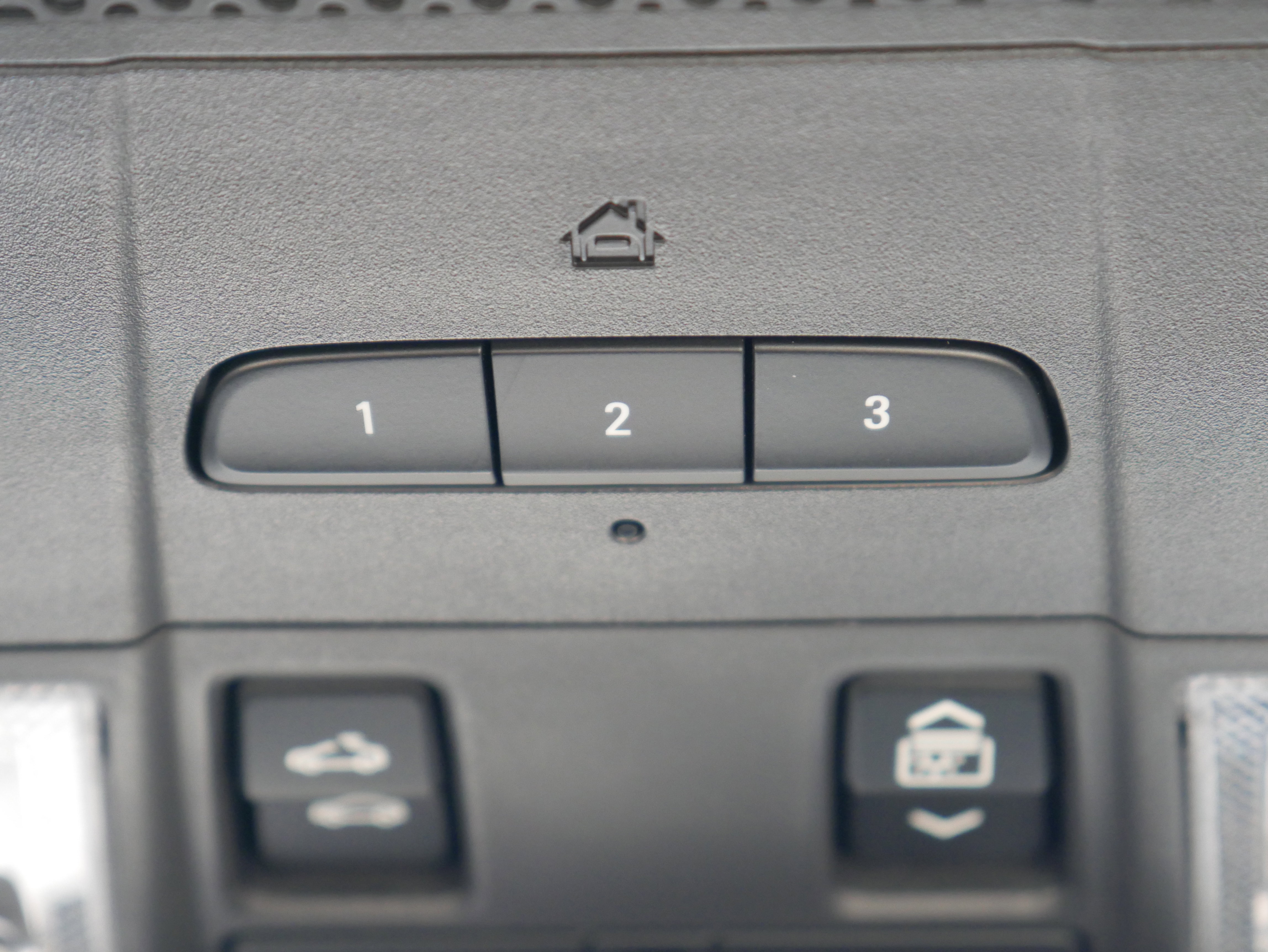 Certified 2022 Cadillac XT5 Sportv w/ Technology Package image 31