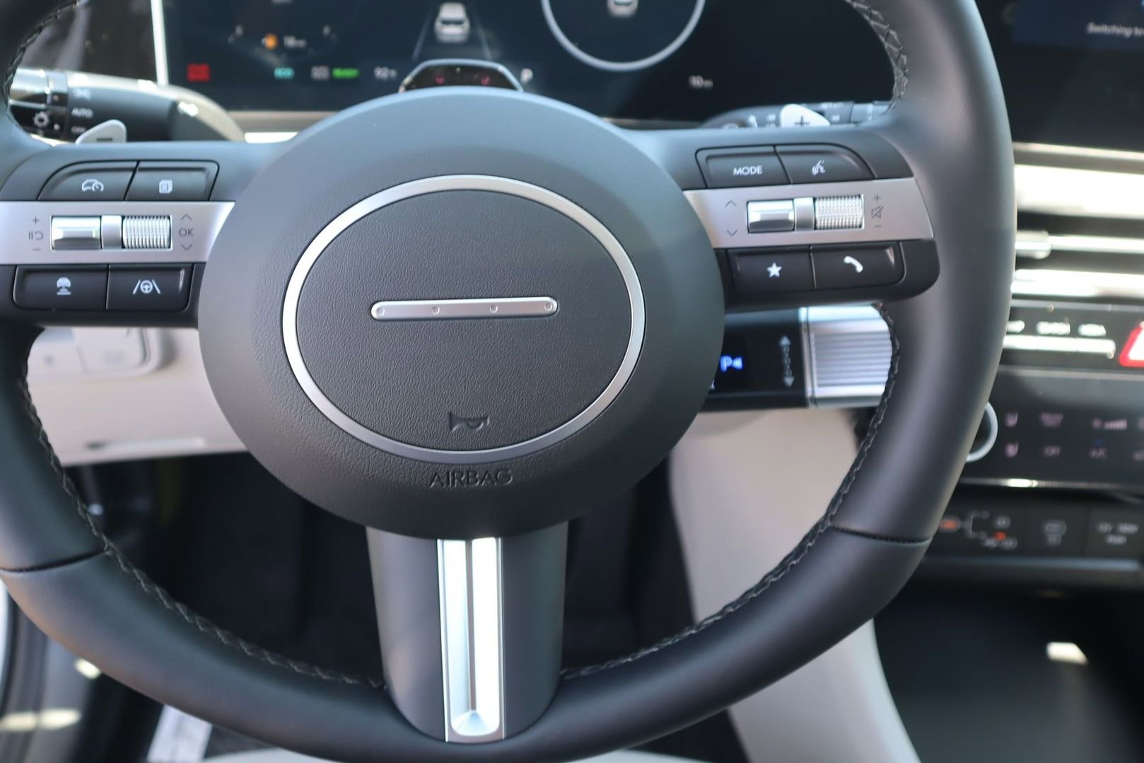 New 2025 Hyundai Tucson Limited image 11