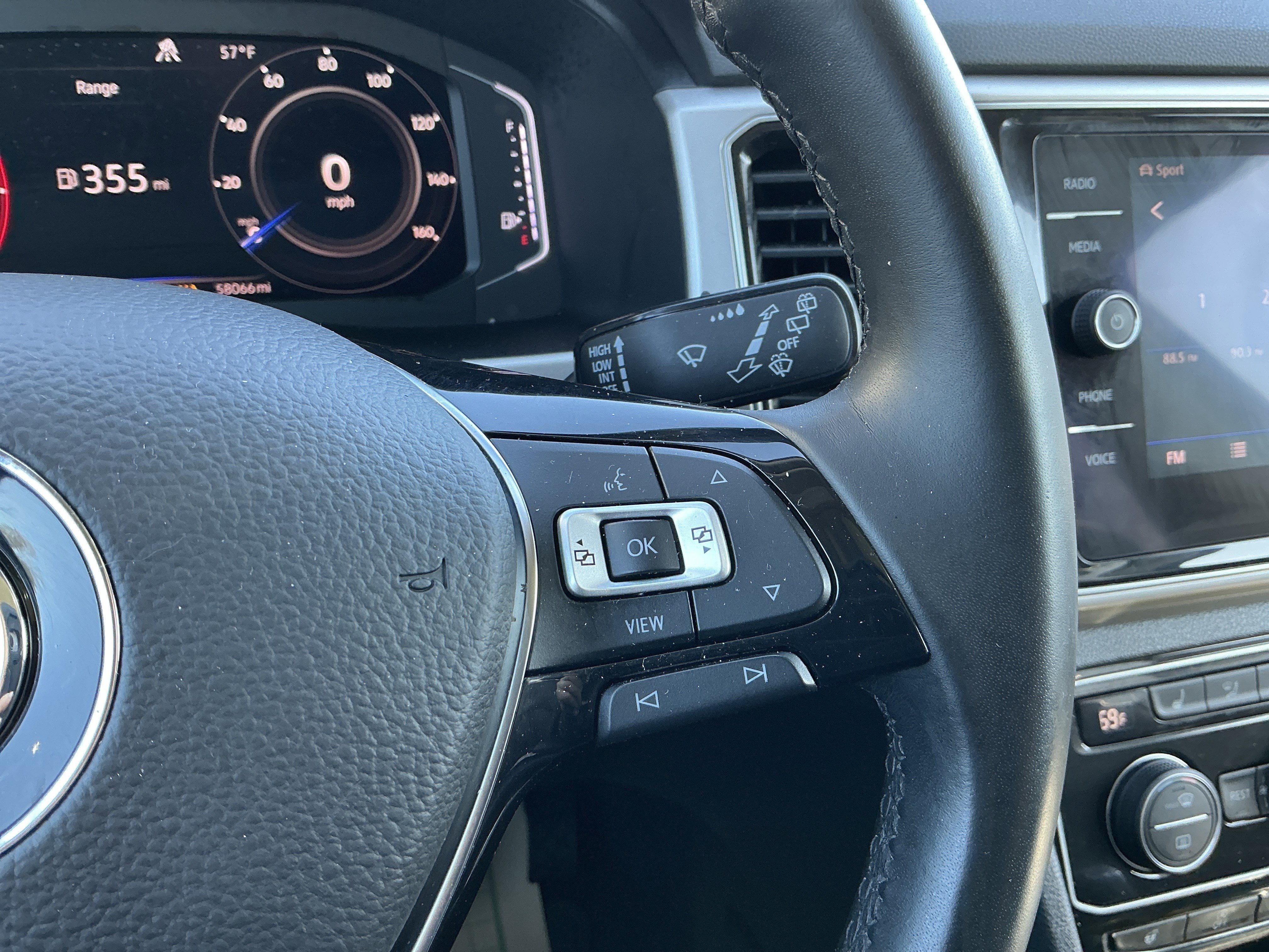 Used 2019 Volkswagen Atlas SEL AWD/4WD image 18