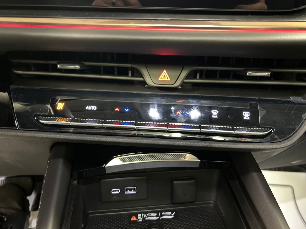 New 2026 Buick Envision Avenir image 17