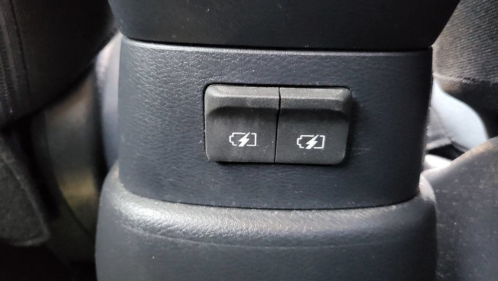 Used 2019 Nissan Kicks SV FWD image 26