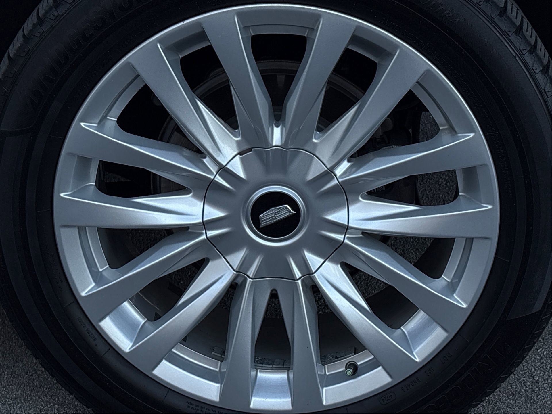 Certified 2024 Cadillac Escalade Luxury image 15