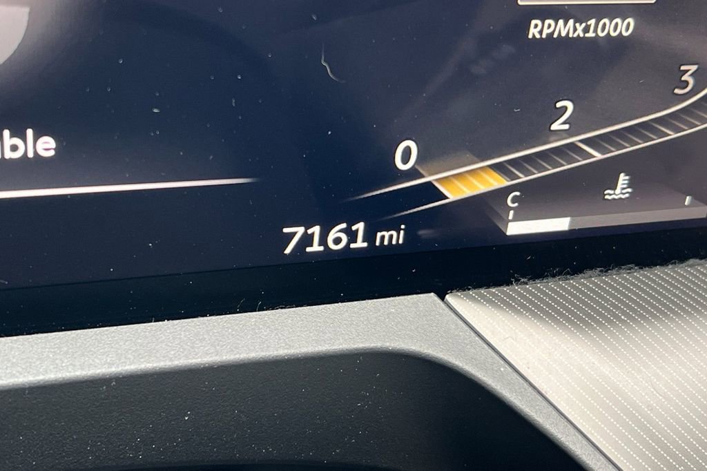 Used 2025 INFINITI QX80 Pure w/ Cargo Package image 29