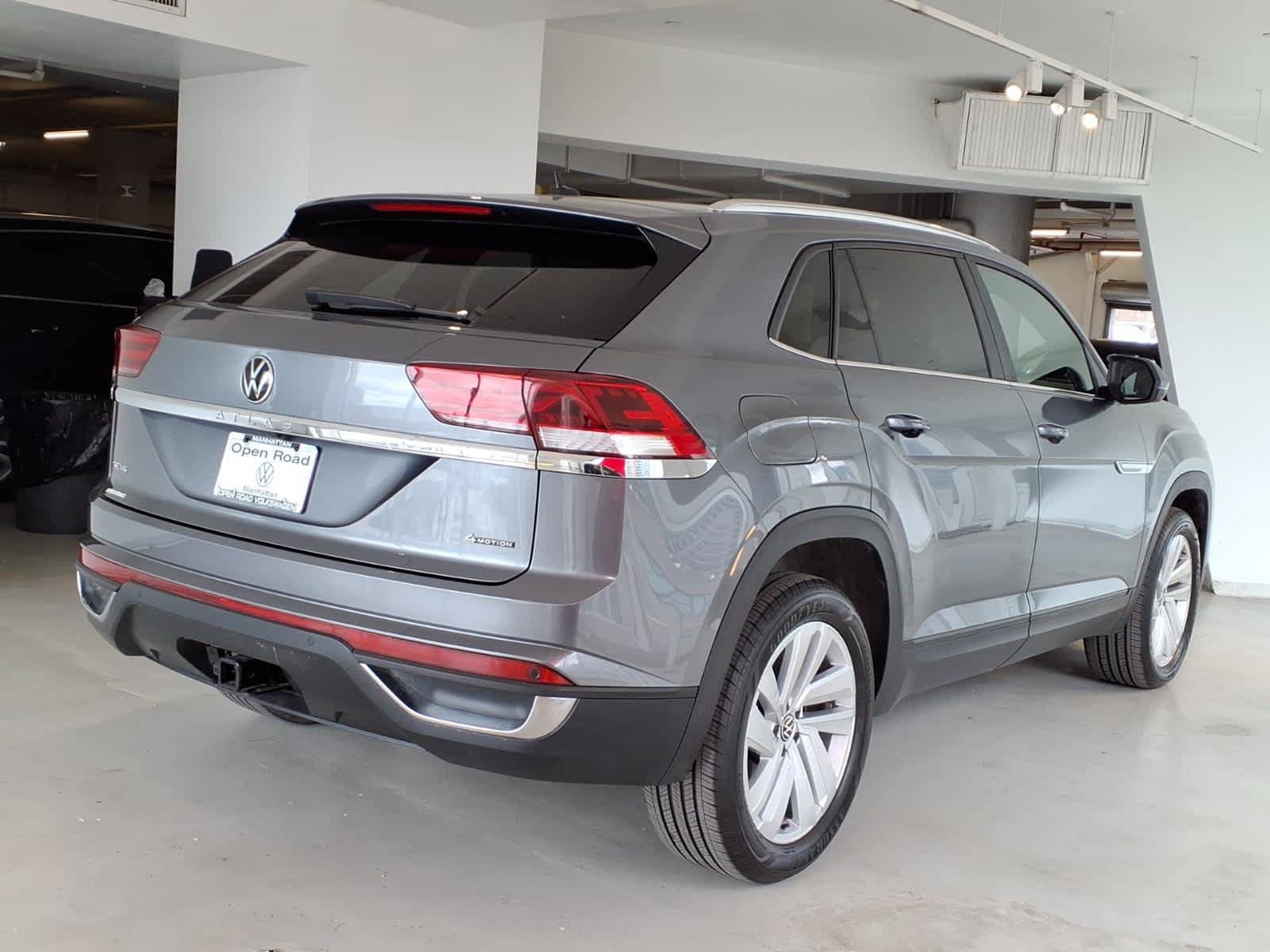 Used 2023 Volkswagen Atlas Cross Sport SE w/ Panoramic Sunroof Package AWD/4WD image 4