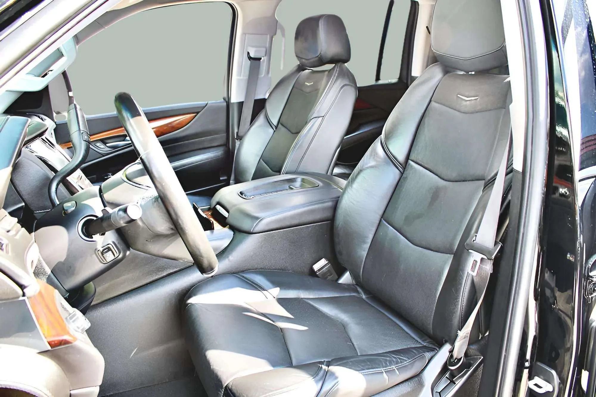Used 2015 Cadillac Escalade ESV Premium image 18