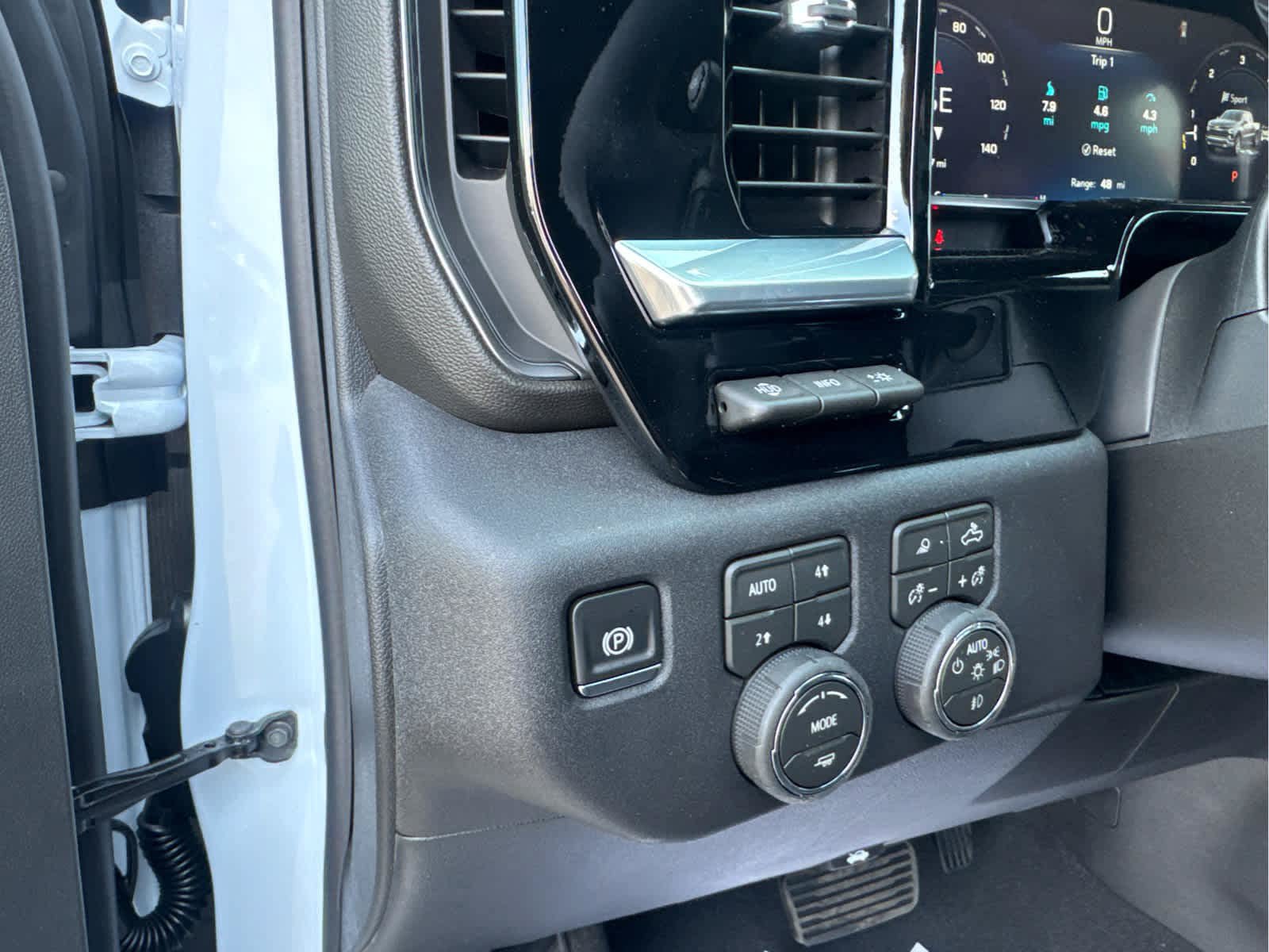 New 2026 Chevrolet Silverado 1500 LTZ w/ Technology Package AWD/4WD image 28