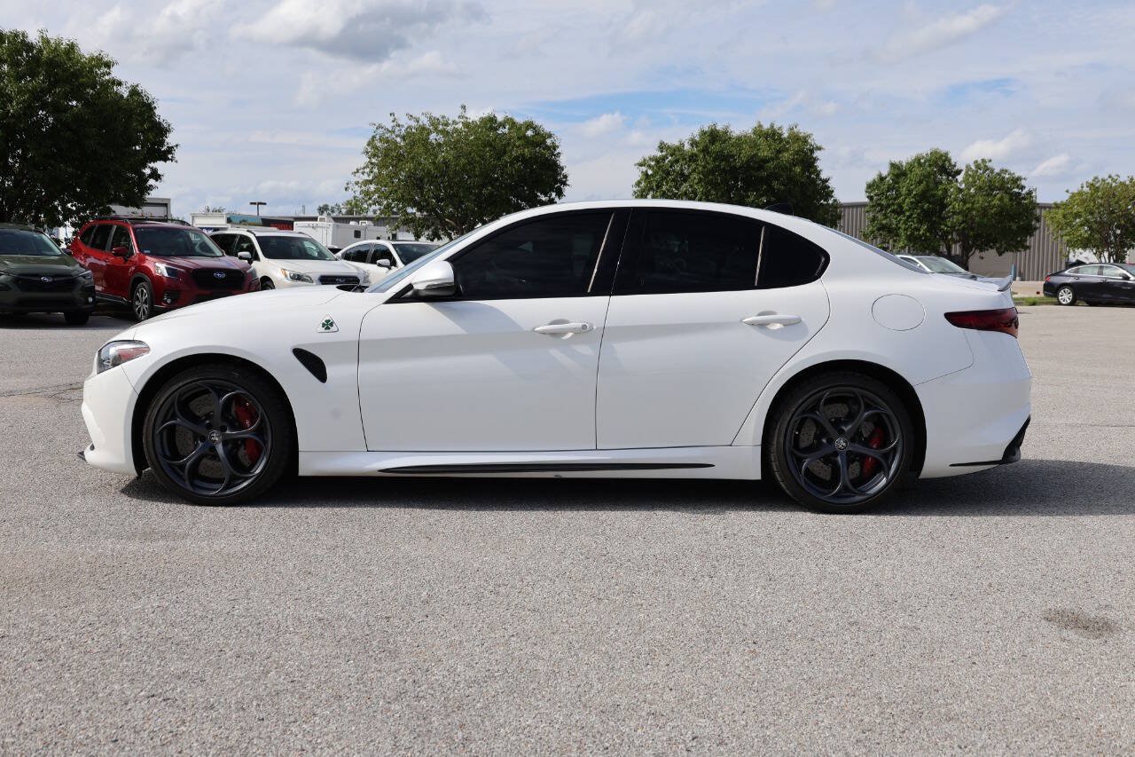 Used 2018 Alfa Romeo Giulia Quadrifoglio w/ Driver Assist Dynamic Package RWD image 8