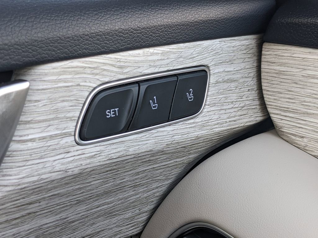 Used 2024 Hyundai Palisade Calligraphy image 21