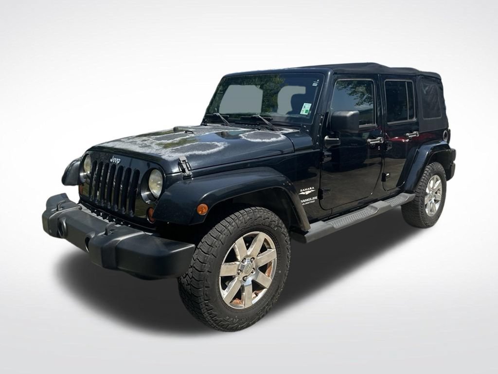 Used 2013 Jeep Wrangler Unlimited Sahara w/ Connectivity Group AWD/4WD image 3