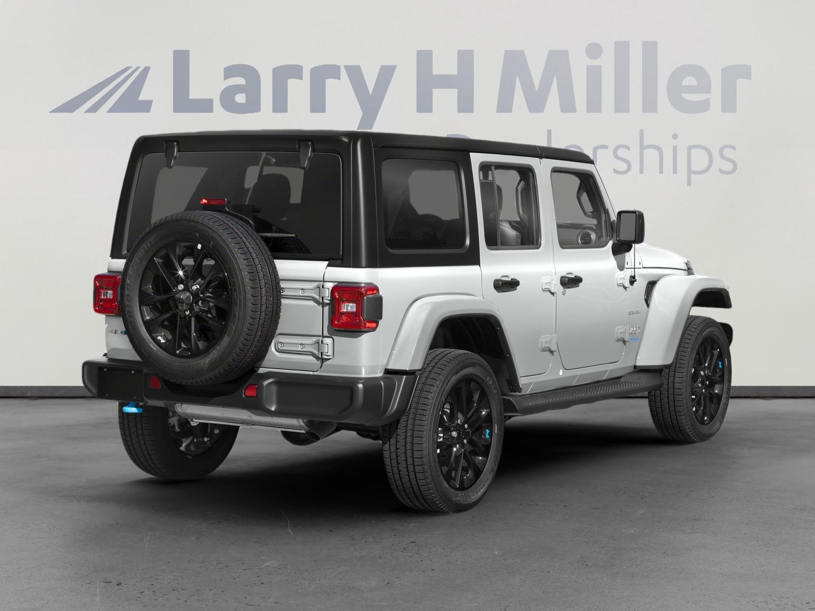 Used 2023 Jeep Wrangler Unlimited Rubicon 4xe w/ Steel Bumper Group image 2