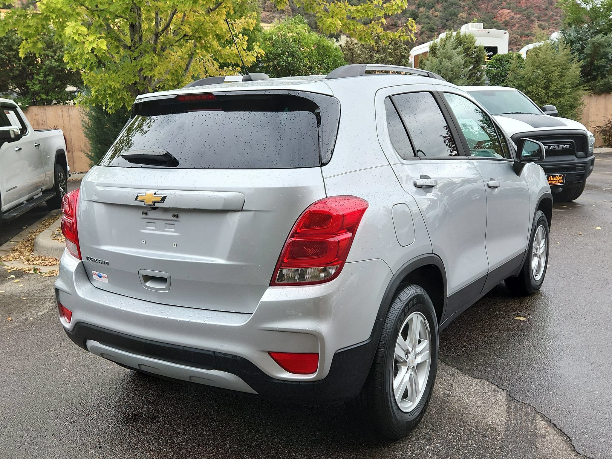 Used 2021 Chevrolet Trax LT AWD/4WD image 3