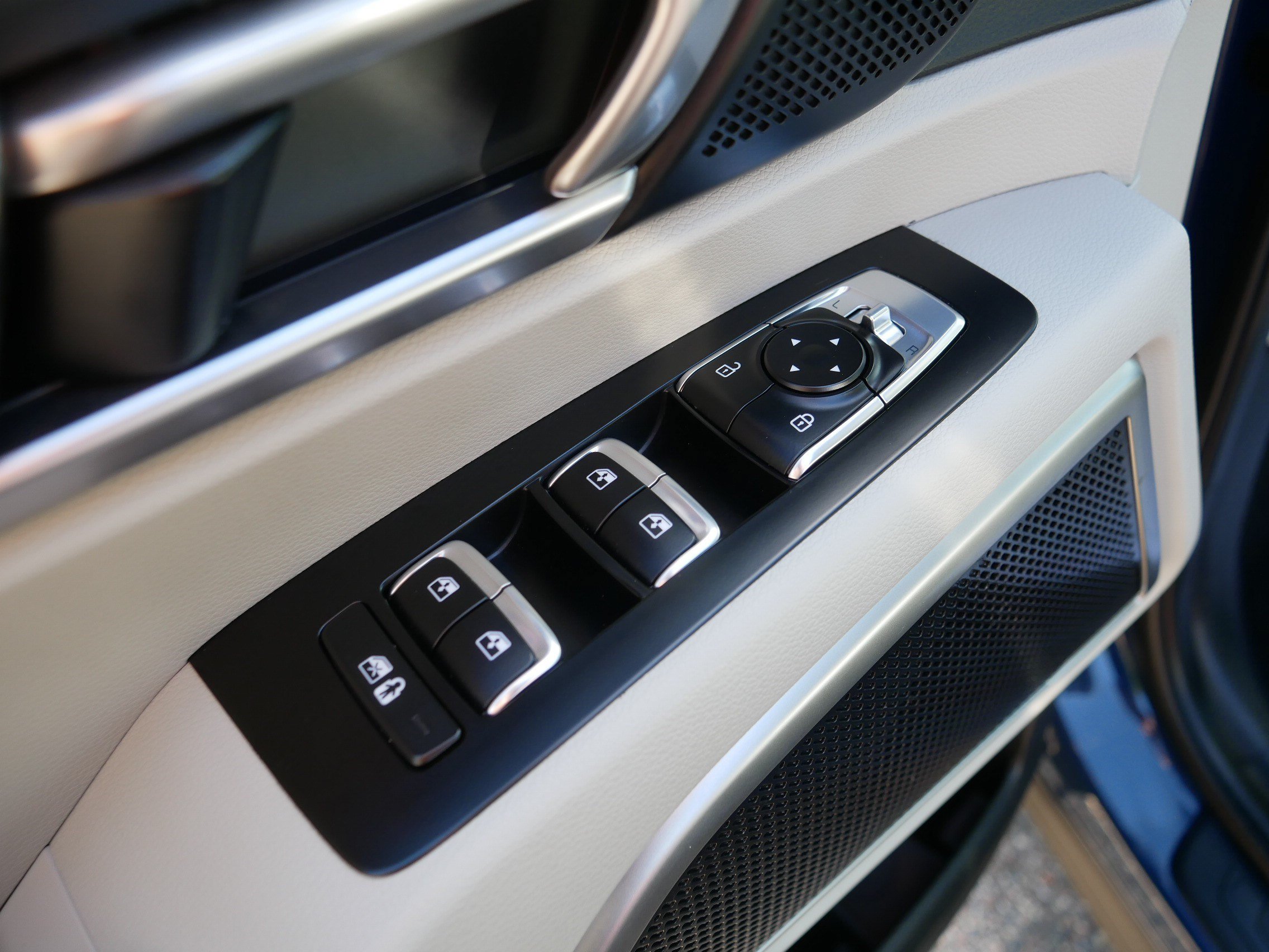 Certified 2024 Kia Telluride S w/ S Sunroof Package AWD/4WD image 19