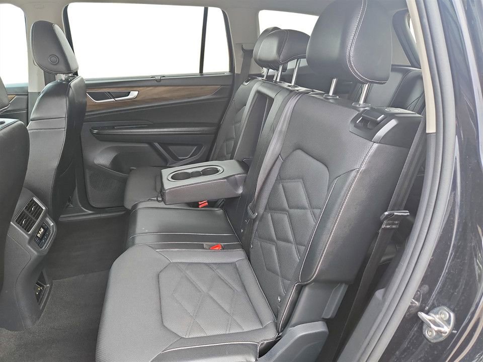 Used 2024 Volkswagen Atlas SE image 30