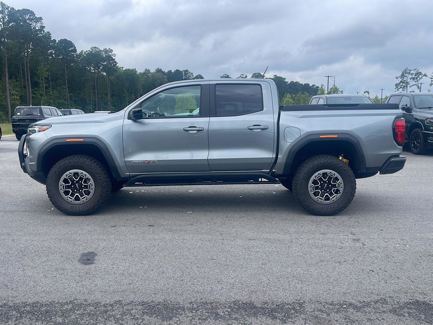 Used 2023 GMC Canyon AT4X w/ Edition 1 AWD/4WD image 4