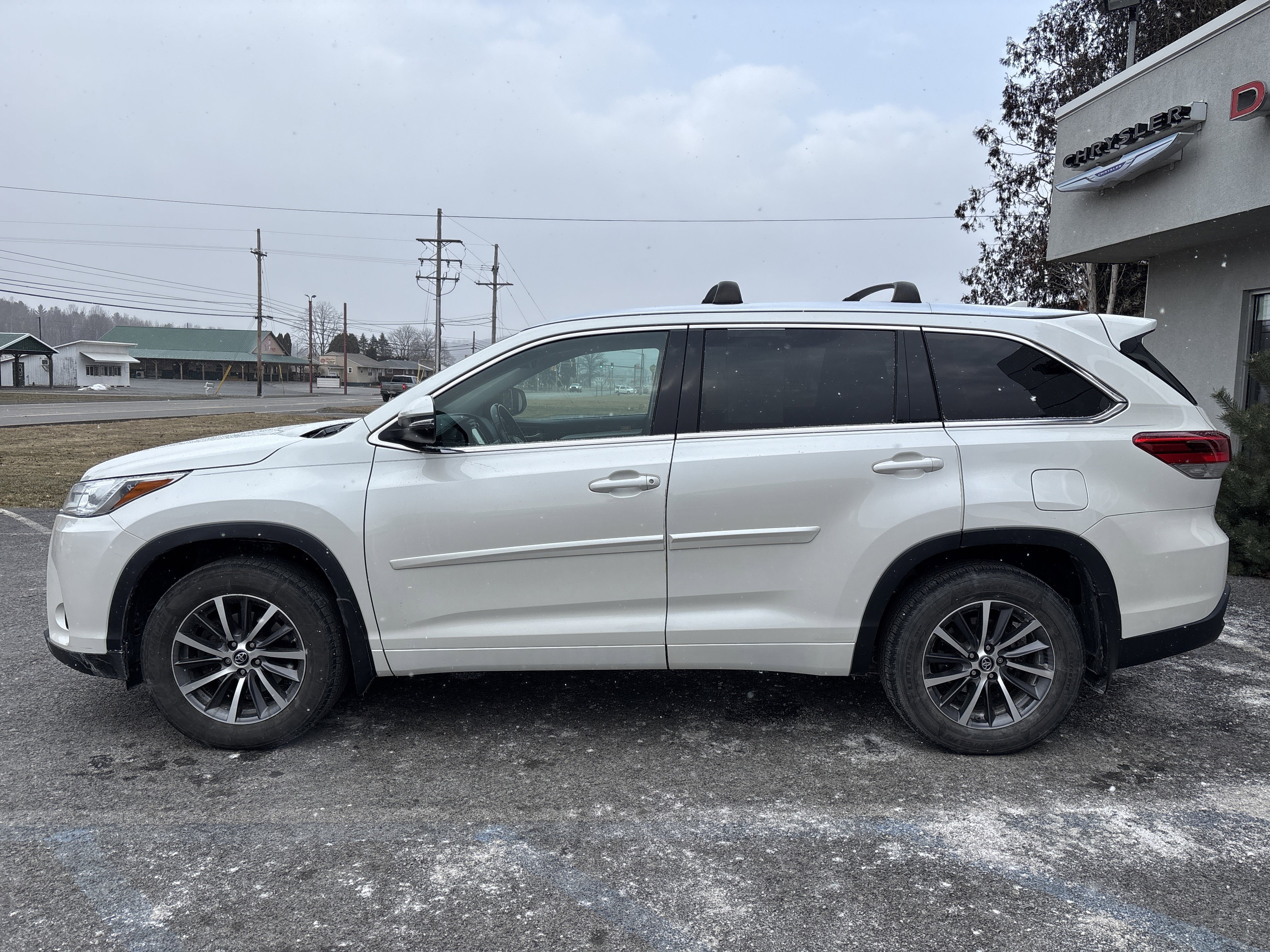 Used 2018 Toyota Highlander XLE image 7