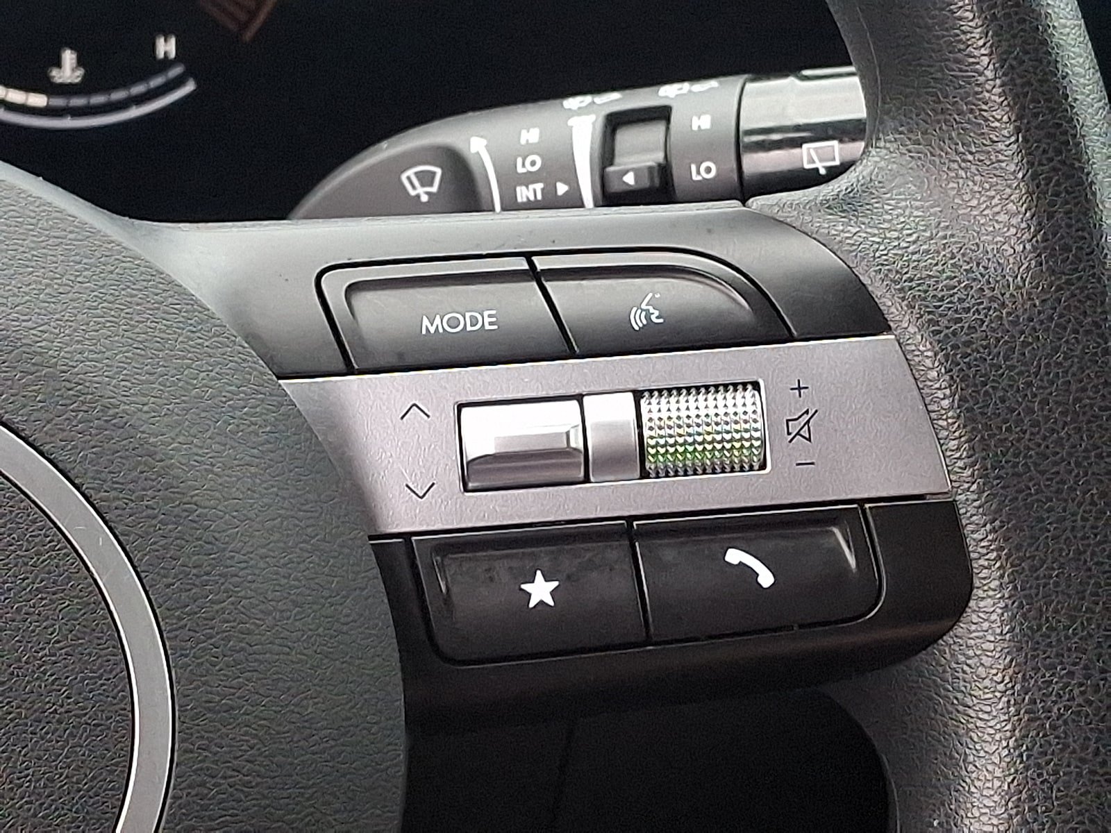 Certified 2025 Hyundai Tucson SEL AWD/4WD image 22