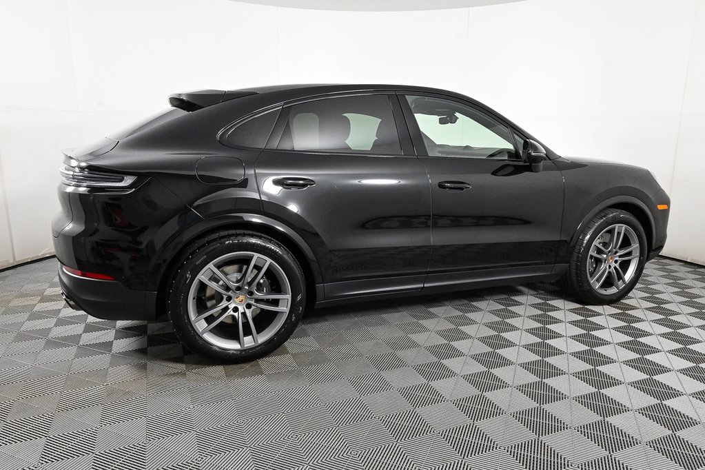Used 2025 Porsche Cayenne Coupe image 30