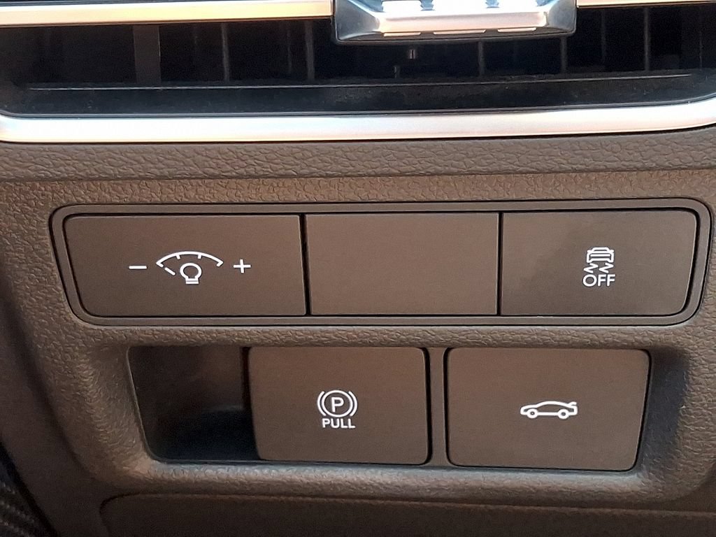 Used 2025 Hyundai Sonata SEL FWD image 25
