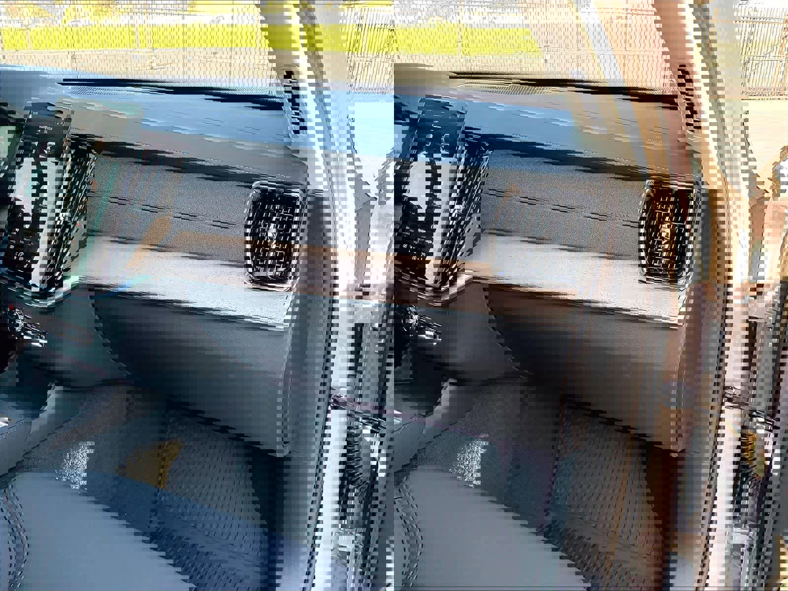 New 2026 Volvo XC90 B5 Plus w/ Protection Package image 29