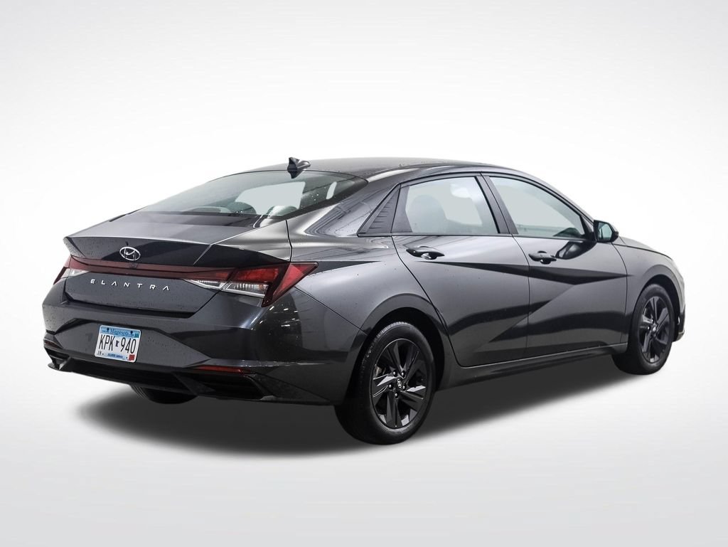 Used 2023 Hyundai Elantra SEL FWD image 5