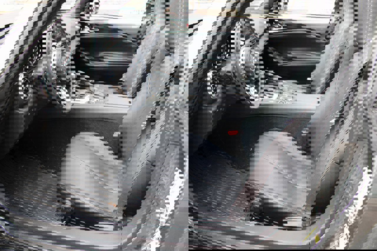 Used 2022 MAZDA MX-5 Miata RF Grand Touring image 4