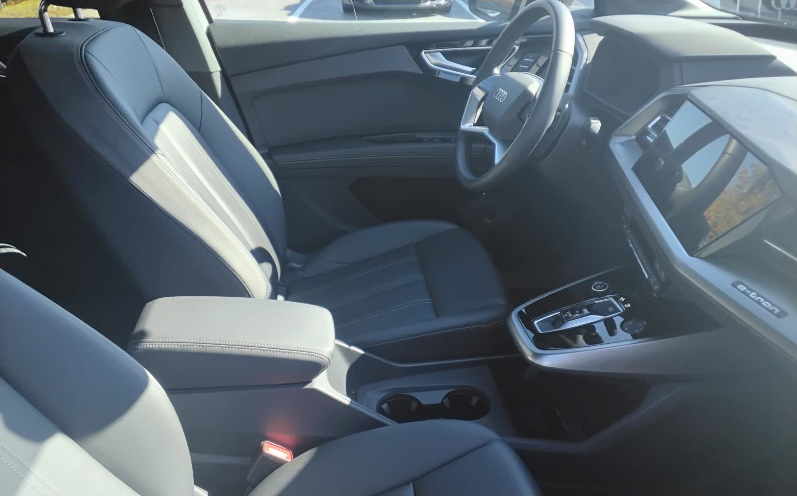 Certified 2025 Audi Q4 e-tron Premium w/ Convenience Package image 27