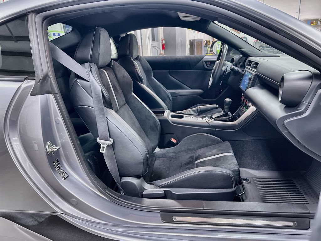 Used 2023 Toyota GR86 Premium w/ ALL Weather Mat Package (TMS) RWD image 23