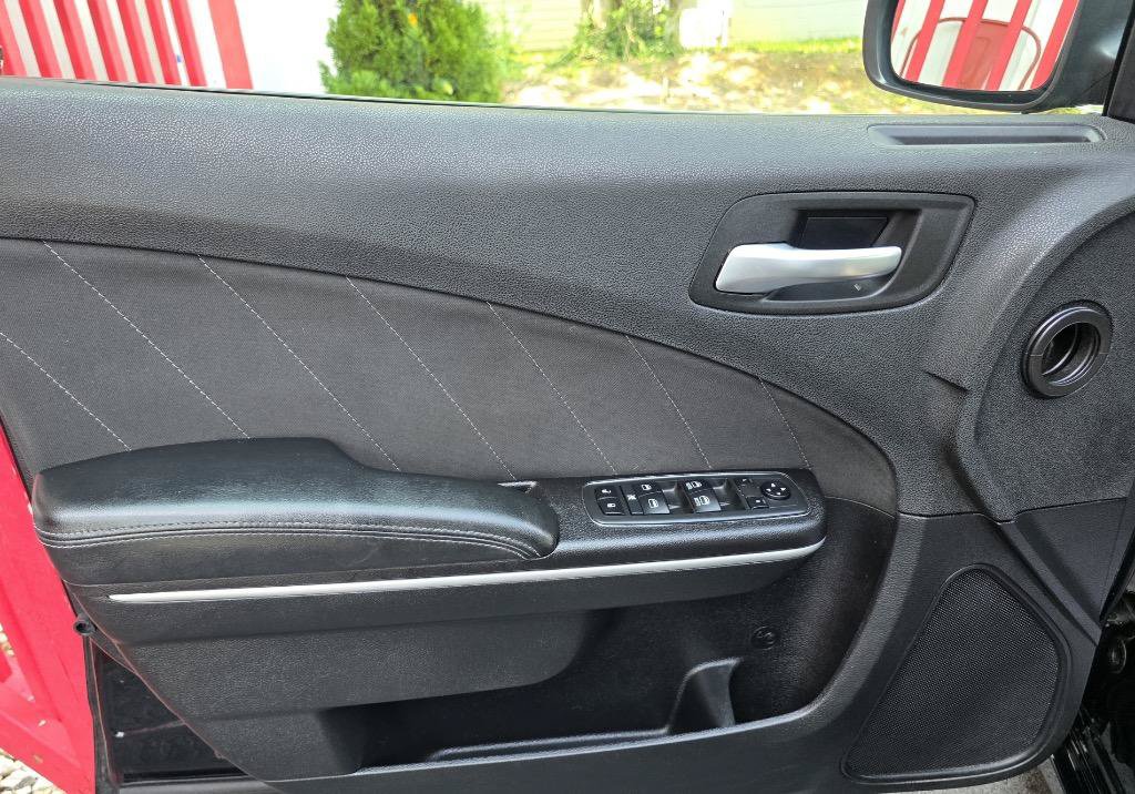 Used 2020 Dodge Charger SXT RWD image 11