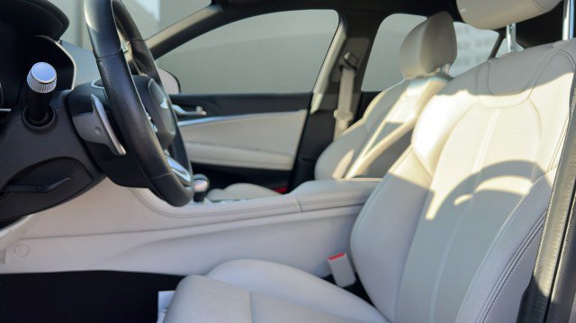 Used 2025 Genesis G70 2.5T image 21