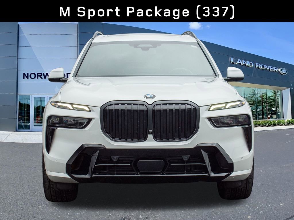 Used 2023 BMW X7 xDrive40i w/ Executive Package image 2