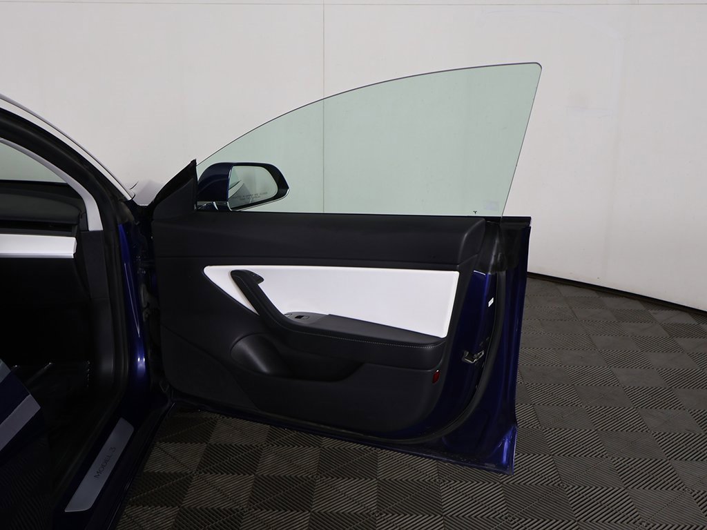 Used 2019 Tesla Model 3 Standard Range Plus image 23