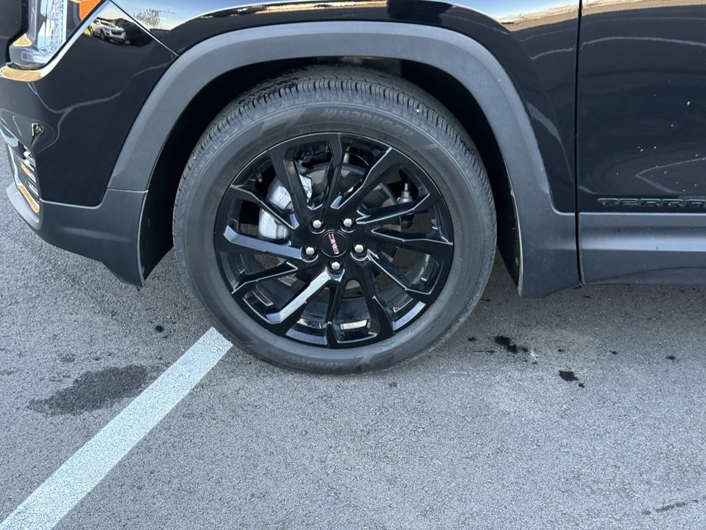 Used 2024 GMC Terrain SLE w/ Driver Convenience Package image 14