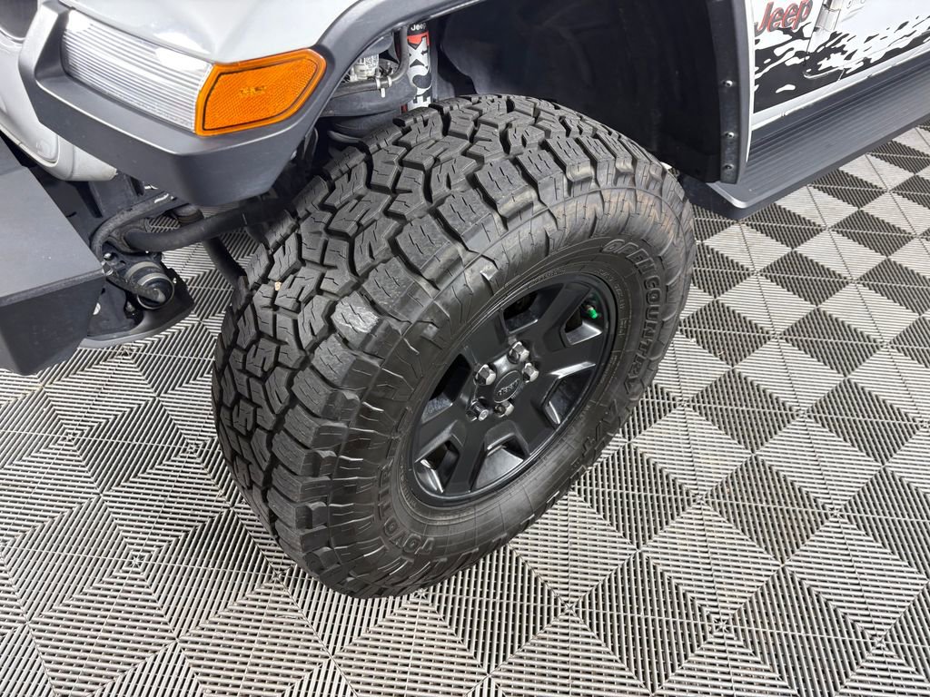 Used 2021 Jeep Gladiator Mojave AWD/4WD image 9