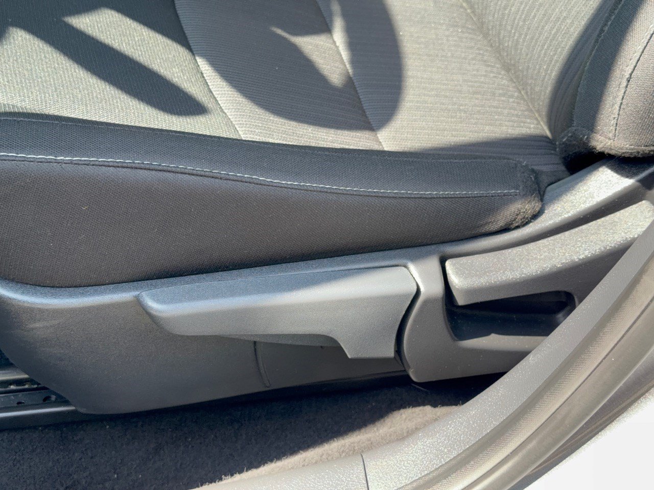 Used 2025 Nissan Sentra SV FWD image 16