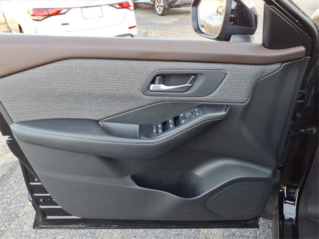 Certified 2023 Nissan Rogue SV image 43