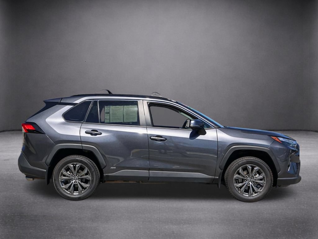 Used 2022 Toyota RAV4 XLE Premium AWD/4WD image 3