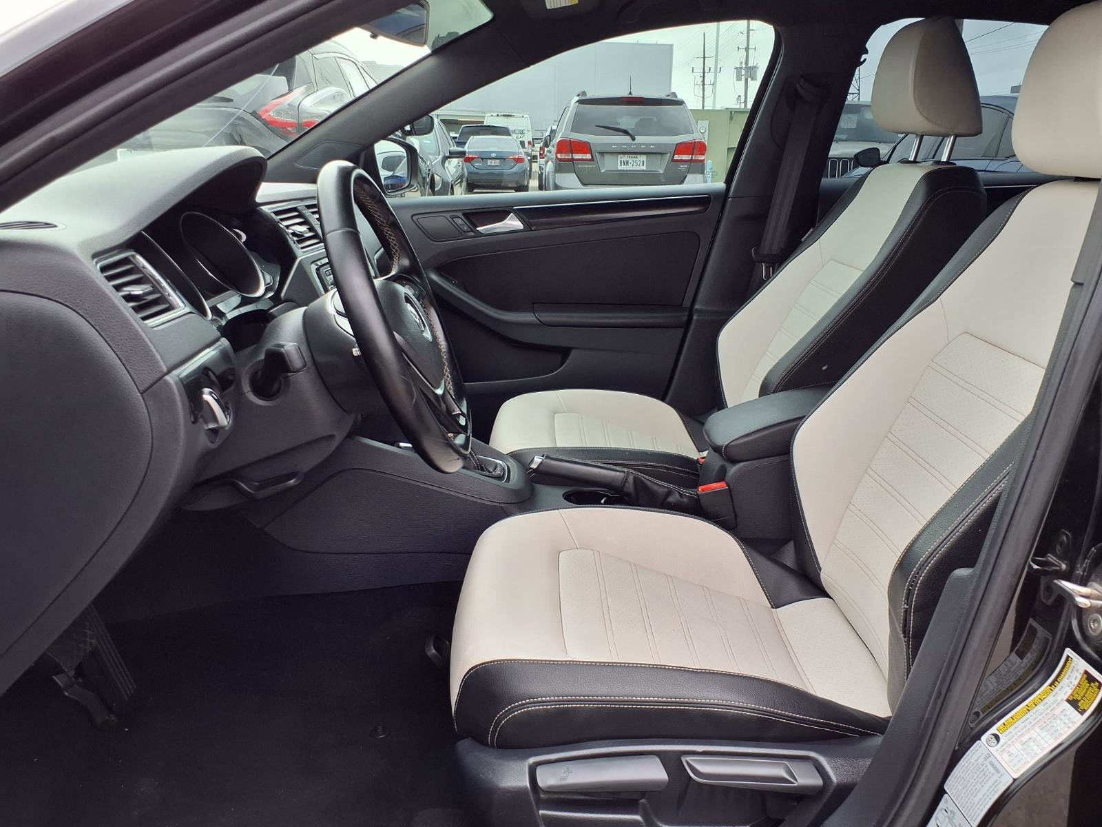 Used 2015 Volkswagen Jetta Sport FWD image 17
