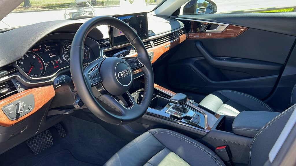 Used 2021 Audi A4 2.0T Premium image 2