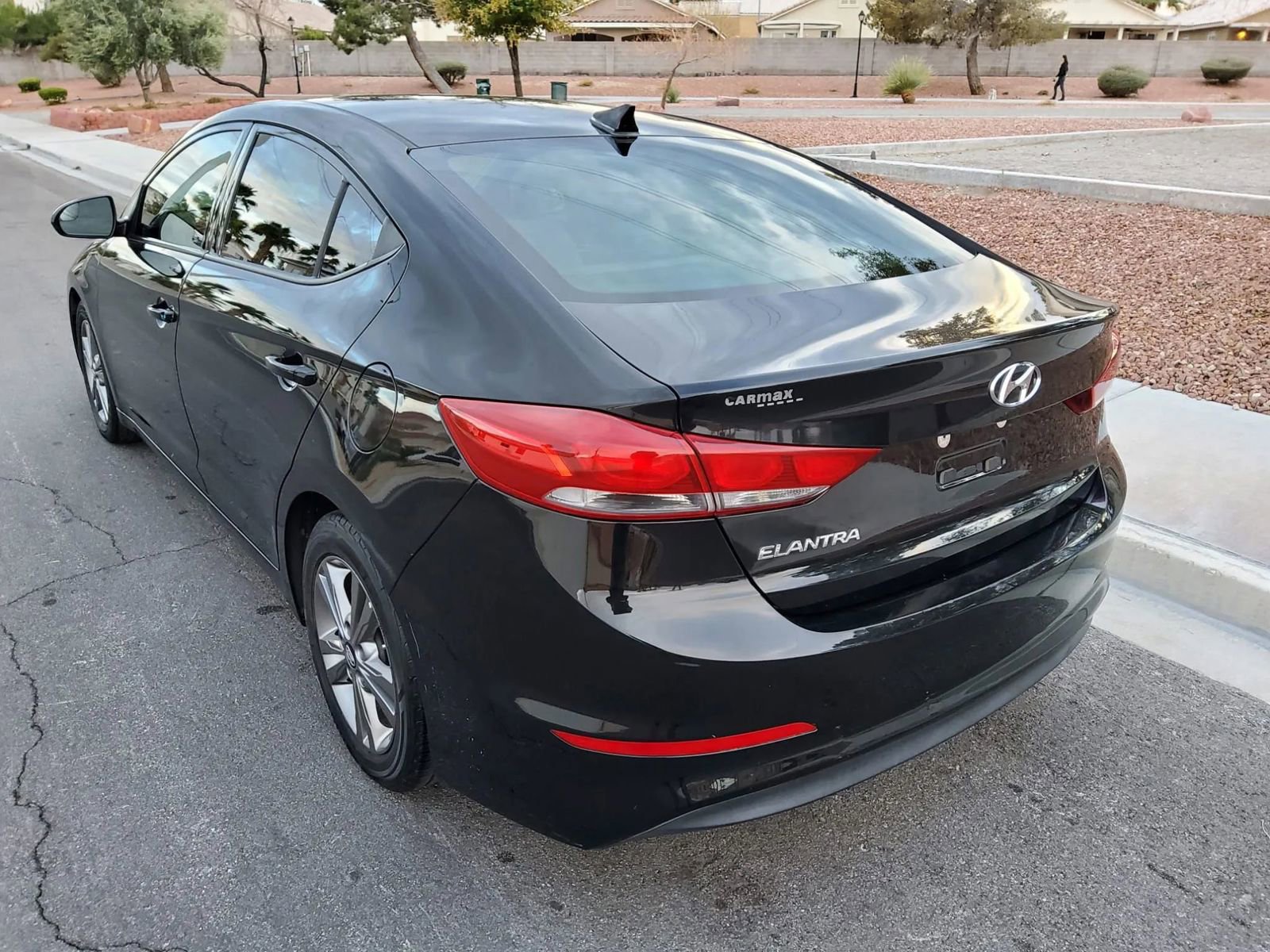 Used 2017 Hyundai Elantra SE image 14