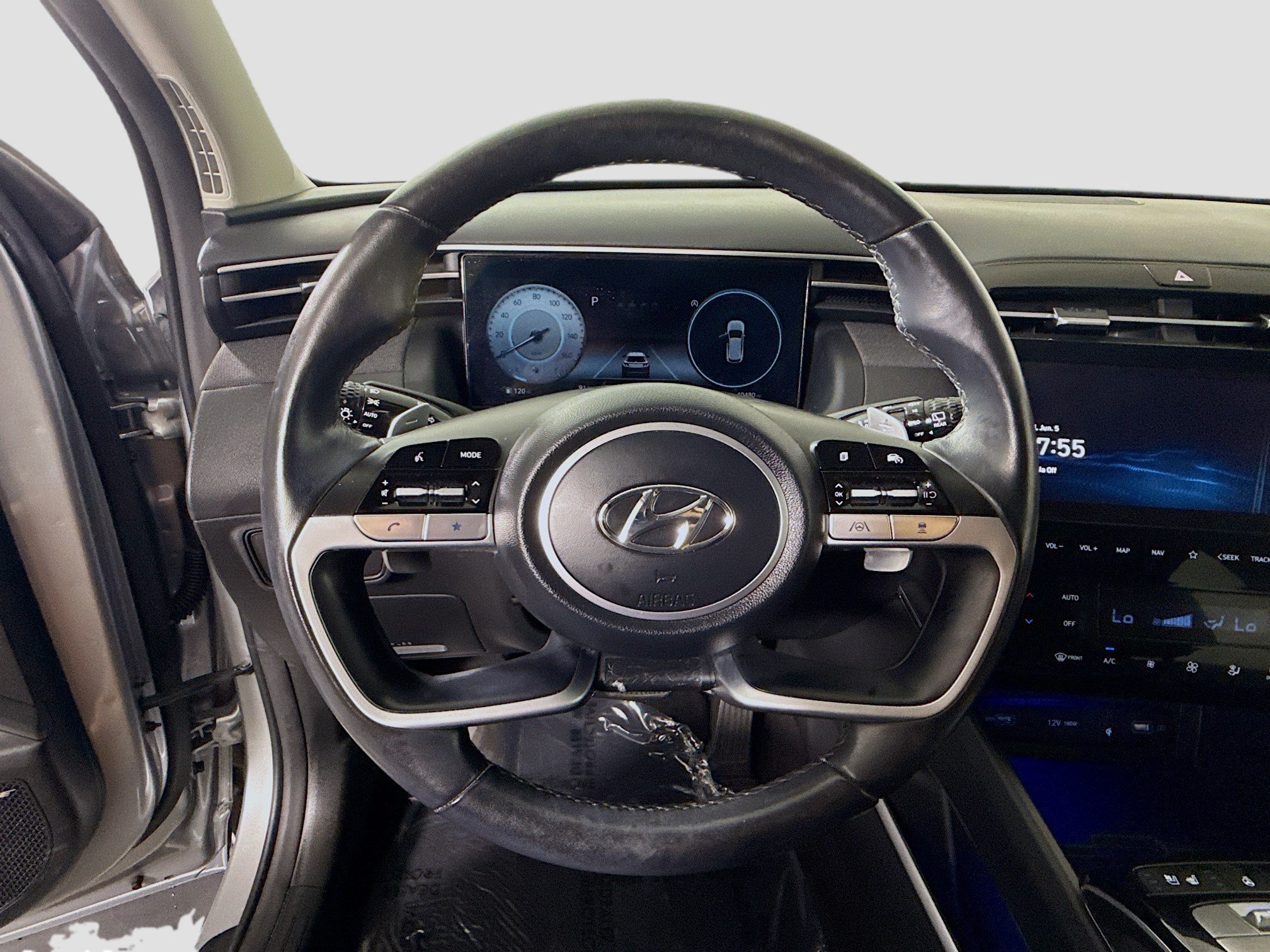 Used 2023 Hyundai Tucson Limited FWD image 13